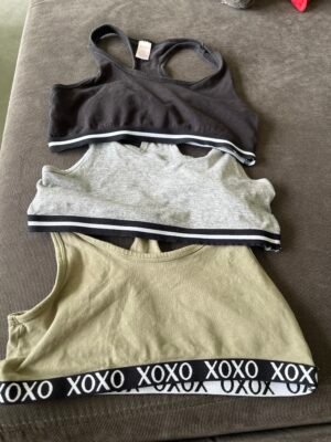 3 tops XOXO 36 ou G