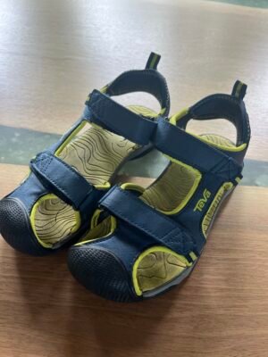 Sandales Teva 1