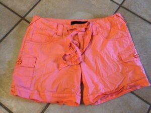 Short OAKLEY 1-2 semble small/ super beau!