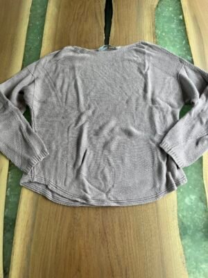 Chandail tricot vieux rose G
Contemporaine par Simons