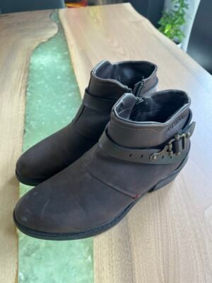 Belles bottes brunes 38
Marque Romika, doublées