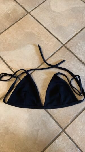 Haut bikini noir impeccable semble small