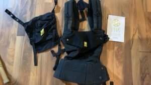 Sac à dos bébé LILLÉ super belle qualité! Aura besoin nettoyage sur les sangles