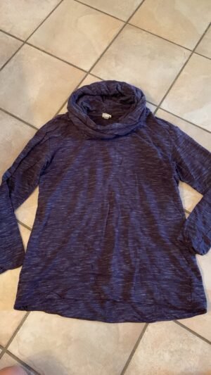 Beau chandail mauve xlarge