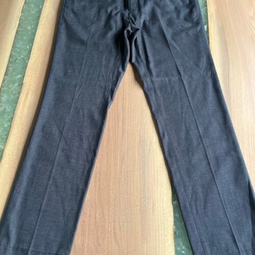 Pantalons gris chics Le Chateau 33