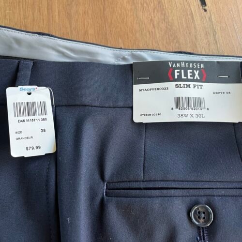 Pantalon neuf bleu marine 38 X 30. Valeur de 79,99$