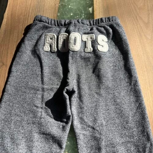 Pantalon gris Roots 10