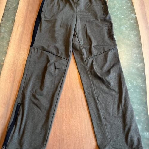 Pantalon sport kaki 10