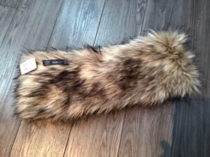 Col en fausse fourrure DYNAMITE