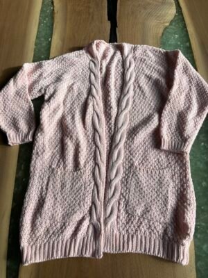Belle veste de tricot rose 💖
Semble P