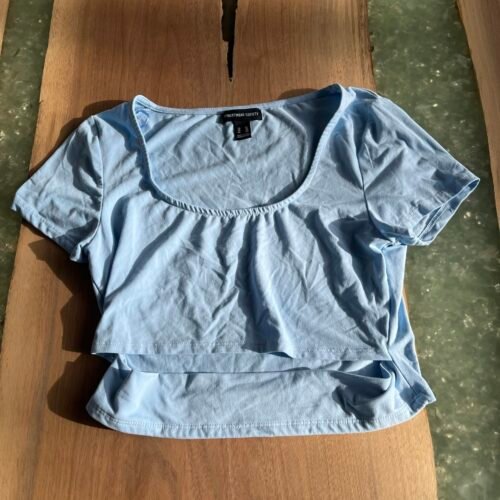 Top bleu poudré TG mais semble G