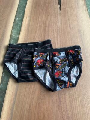 Duo de culotte 10/12
Semblent neuves