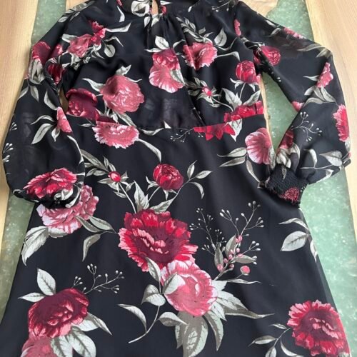 Robe 🤩 trop grande pour moi 😢
G
