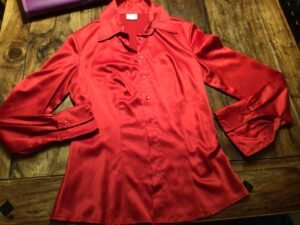 Belle blouse satinée Suzy Shier  x Small