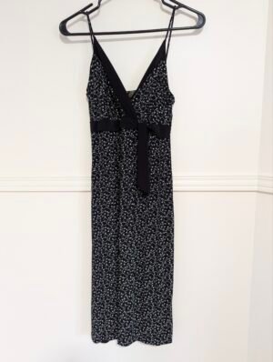 Robe noire et fleurs blanches Jessica