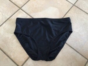 Culotte de maillot noire semble xlarge