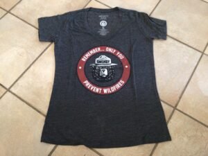 Xlarge smokey/ petite tache dans le bas, peu visible / peut faire large