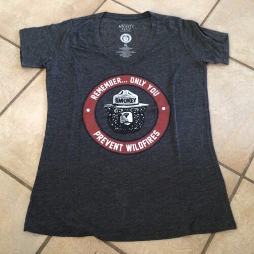 Xlarge smokey/ petite tache dans le bas, peu visible / peut faire large