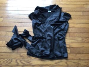 Chemisier satiné Suzy Shier noir xSmall tres beau!