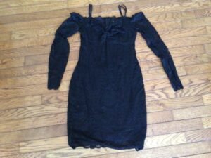Magnifique robe Guess noire médium / dentelle ❤️❤️❤️