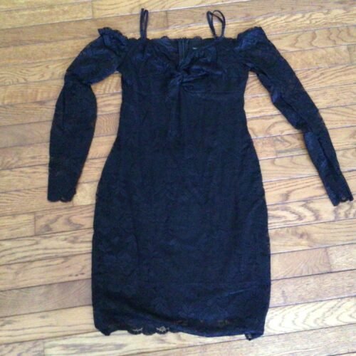 Magnifique robe Guess noire médium / dentelle ❤️❤️❤️