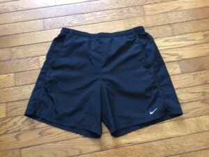 NIKE short noir médium
