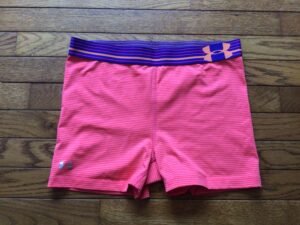 Short UNDER ARMOUR semble médium! ❤️❤️