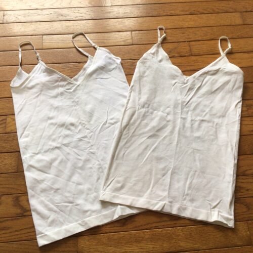 Lot de 2 camisoles blanches one size mais semble médium