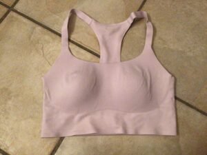 Top small lilas tres beau