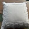 Lot de 6 coussins décoratifs neufs. Blanc avec dentelle