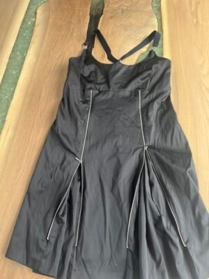Robe noire originale neuve 
Semble G