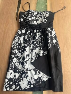 Robe à cocktail noire et blanche 4