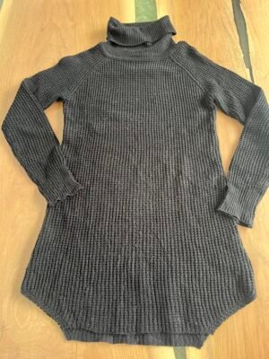 Robe noire style tricot M
Revamped