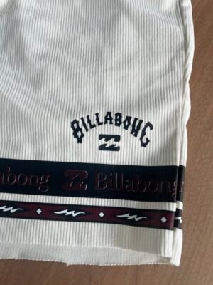 Short beige M
Billabong léger corduroy