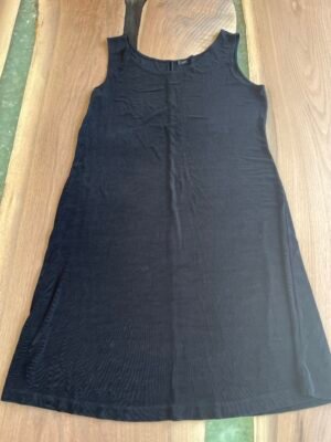 Robe noire G
Faite au Canada