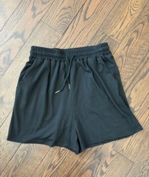 Short noir douce avec poches Small shein