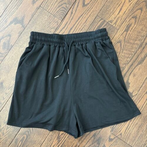 Short noir douce avec poches Small shein