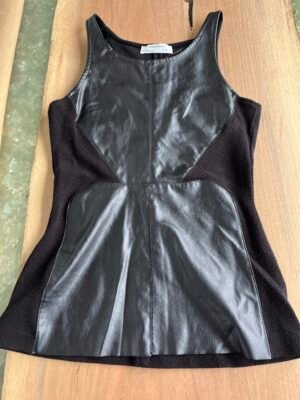 Belle camisole noire et cuirette P
Zara