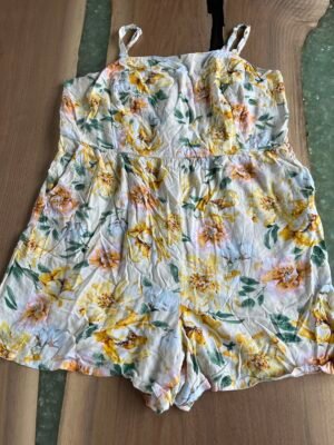 Une pièce short fleuri TTG
Old Navy