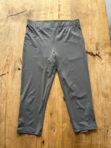 Legging gris. M
Le Grenier