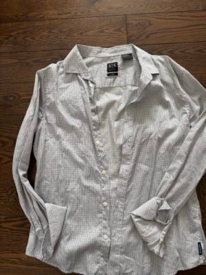Très belle chemise Armani ajusté homme 
écrit large mais semble plus S/M
