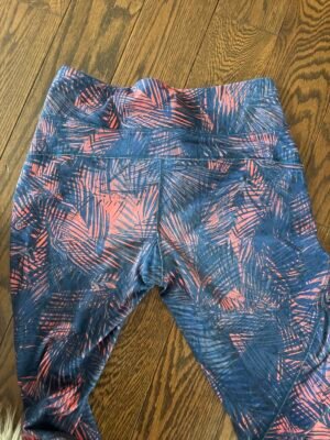 Pantalon legging 3/4 Lole médium 
Un petit peu usé aux fesses mais très beau