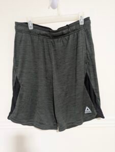 short kaki Reebok