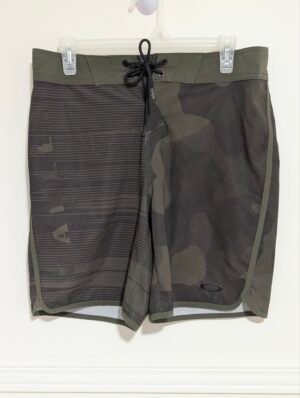 short Oakley vert forêt
