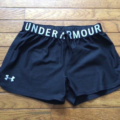 Short UNDER ARMOUR large (semble 12 ans environ)