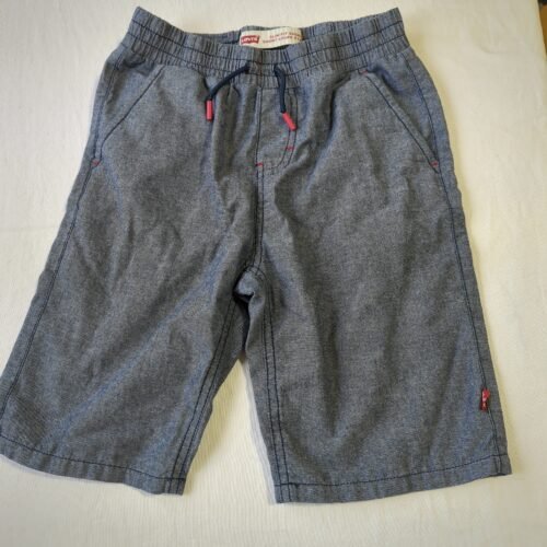 short Levi's coupe étroite