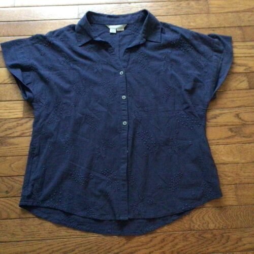 Chemise Royal Robbins neuves! XLARGE / Il semble qu’il y ait une petite décoloration sur l’épaule mais honnêtement, il faut etre à 1 cm pour le voir lol!