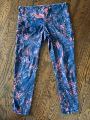 Pantalon legging 3/4 Lole médium 
Un petit peu usé aux fesses mais très beau