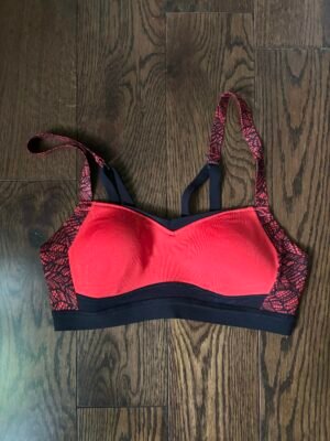 Beau top sport rouge Xs