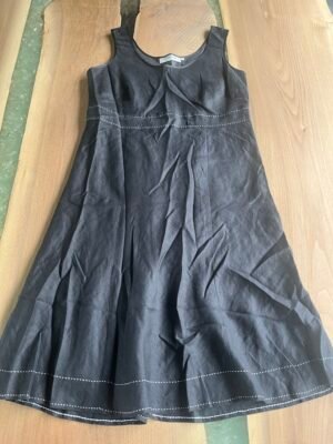 Très belle robe 100% lin
Contemporaine